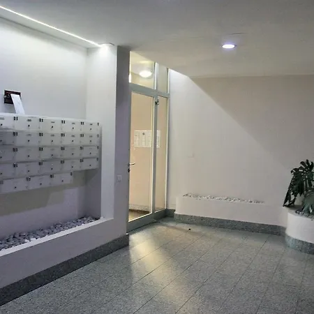 Miri ゲストハウス カリアリ